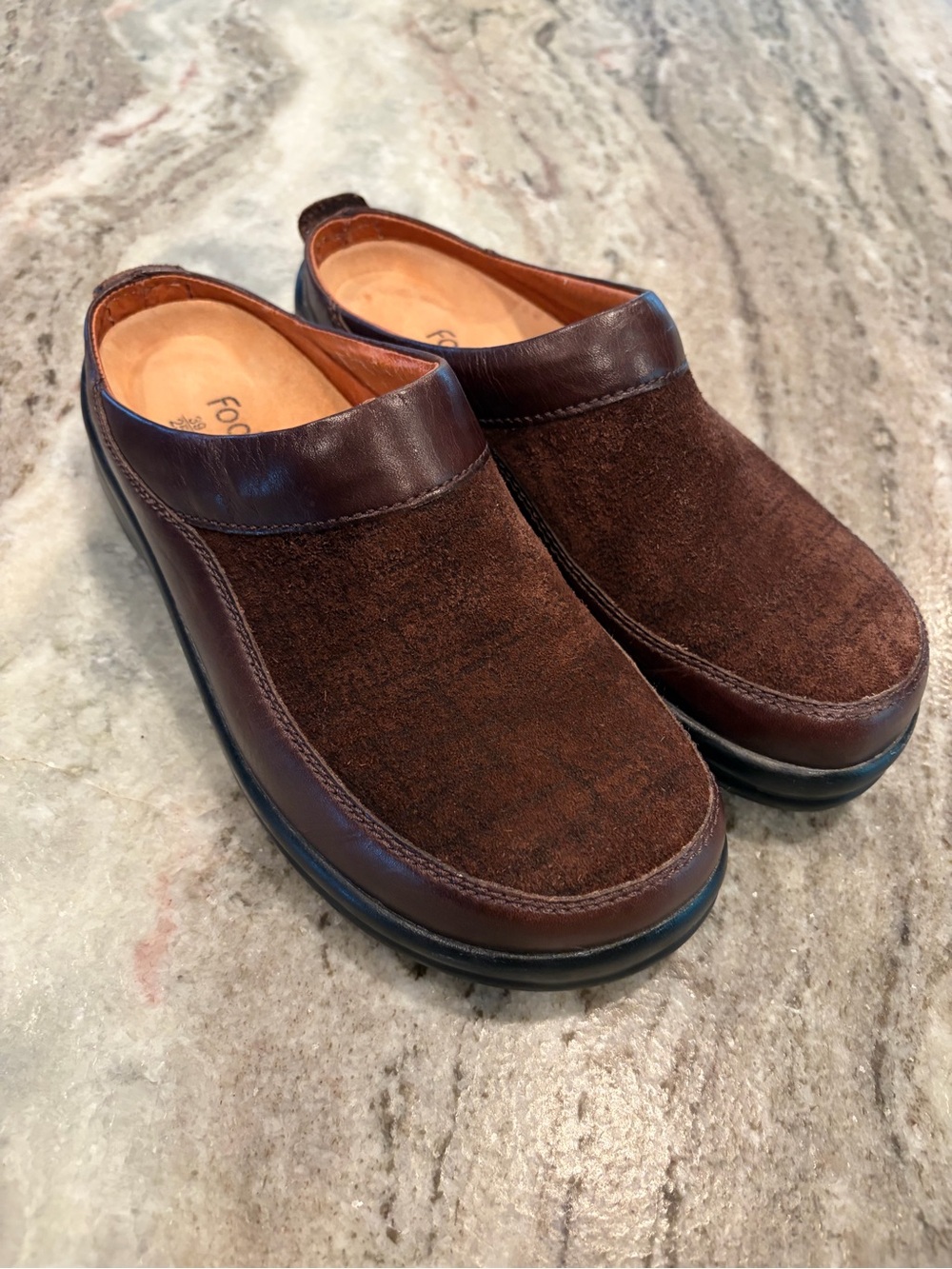 Footprints by Birkenstock Clogs Brown Suede & Leather Mules Size 39. EUC!